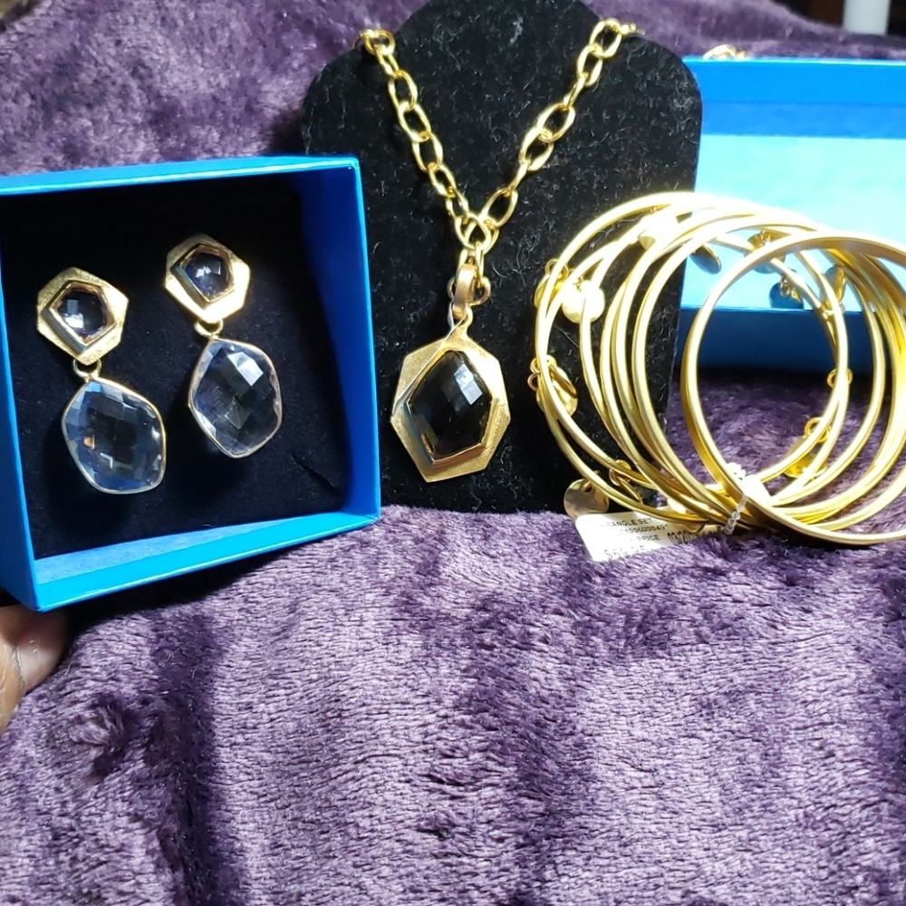 Luxury Crystal And Gold Tone Designer Hsn Accessory Set 75$
